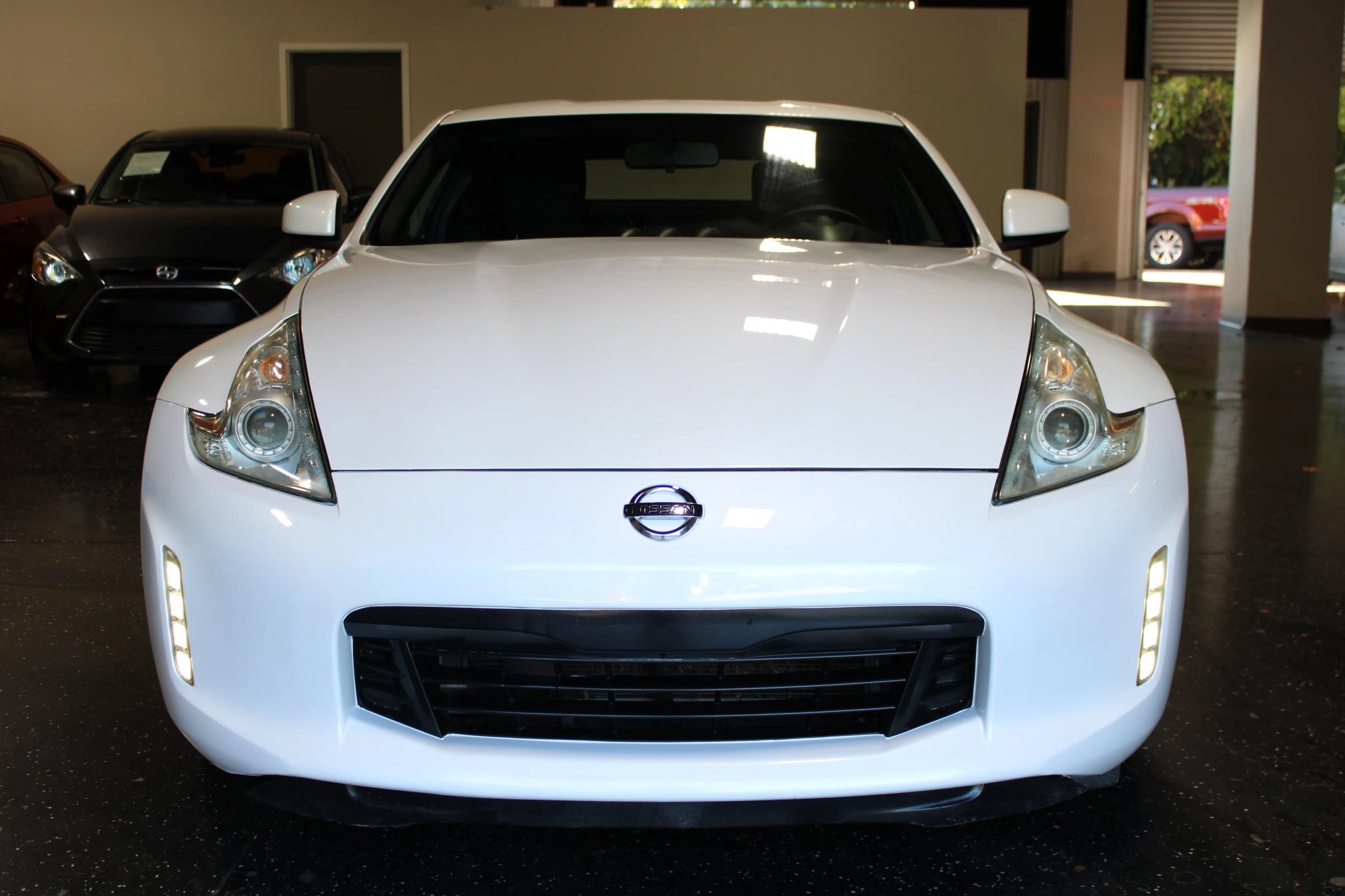 Used 2015 Nissan 370Z Coupe w/ Aerodynamics Package RWD image 8