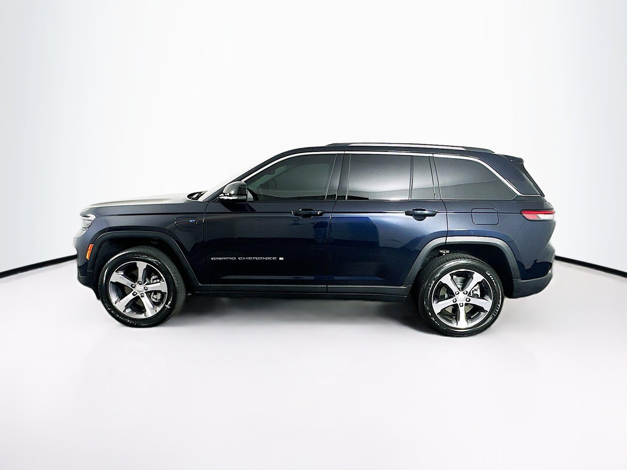 Used 2024 Jeep Grand Cherokee Limited 4xe AWD/4WD image 4