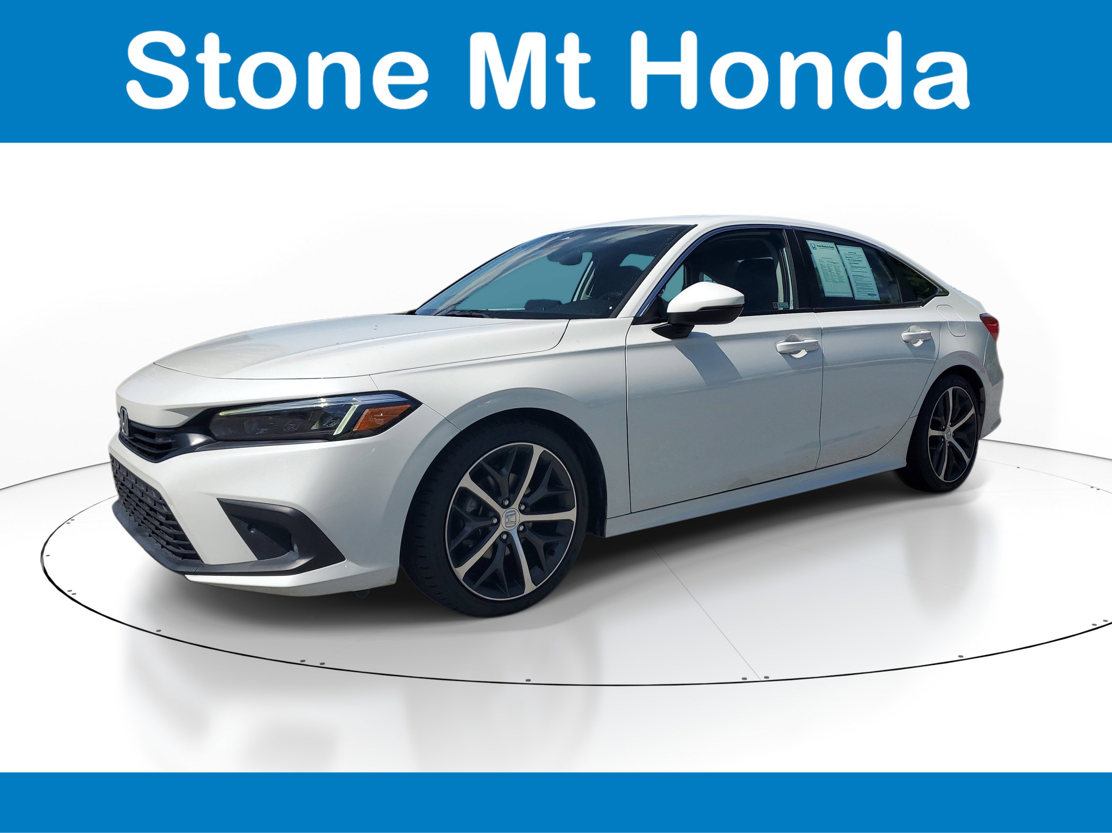 Used 2022 Honda Civic Touring image 3