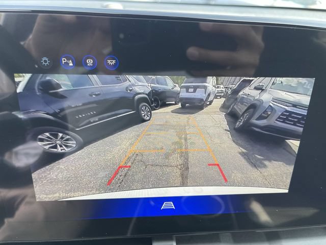 New 2027 Chevrolet Equinox LT w/ LPO, Floor Liner Package FWD image 17