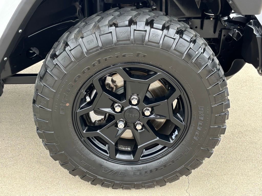 Used 2022 Jeep Gladiator Willys image 27