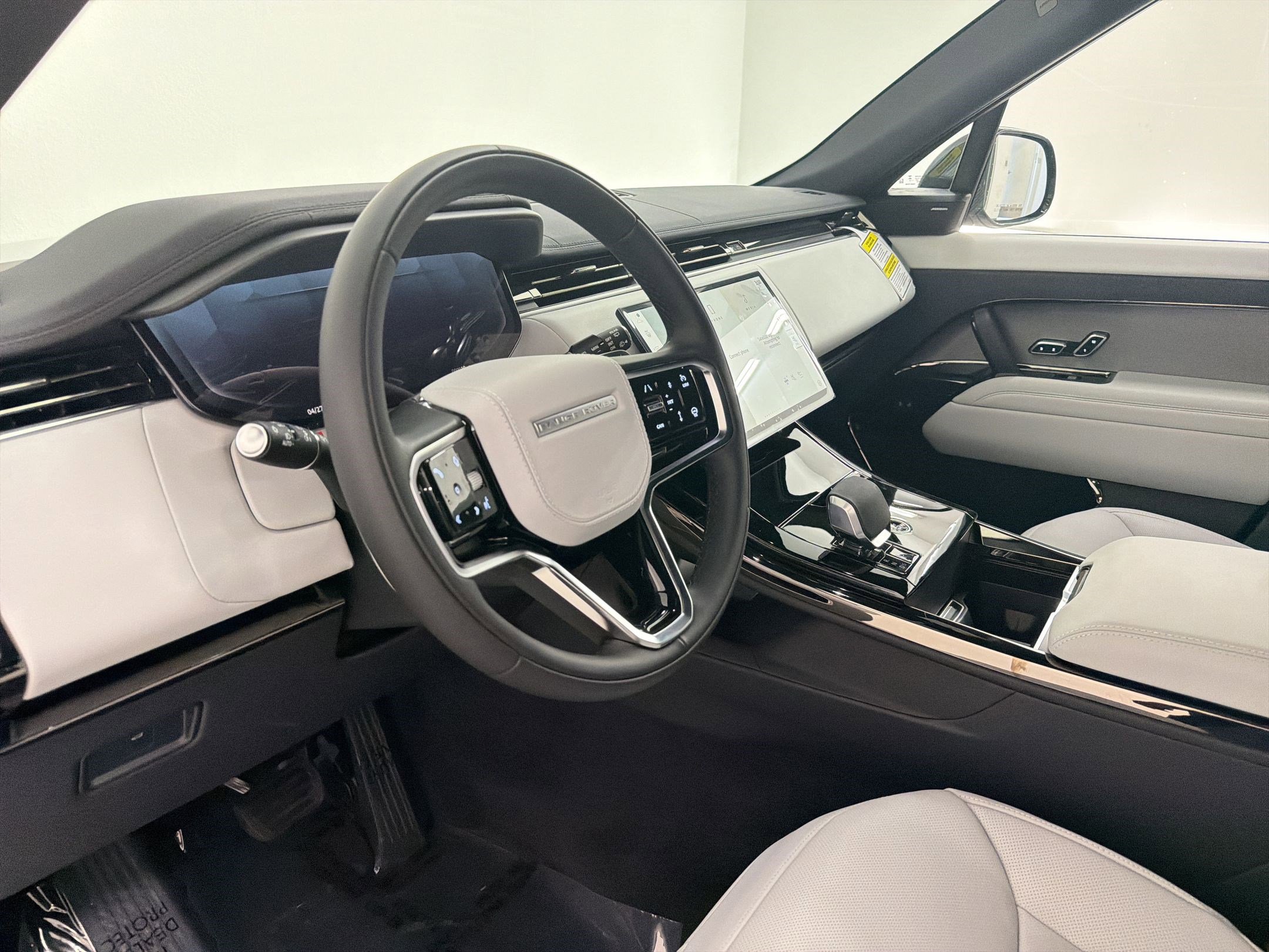 New 2026 Land Rover Range Rover Sport SE AWD/4WD image 4