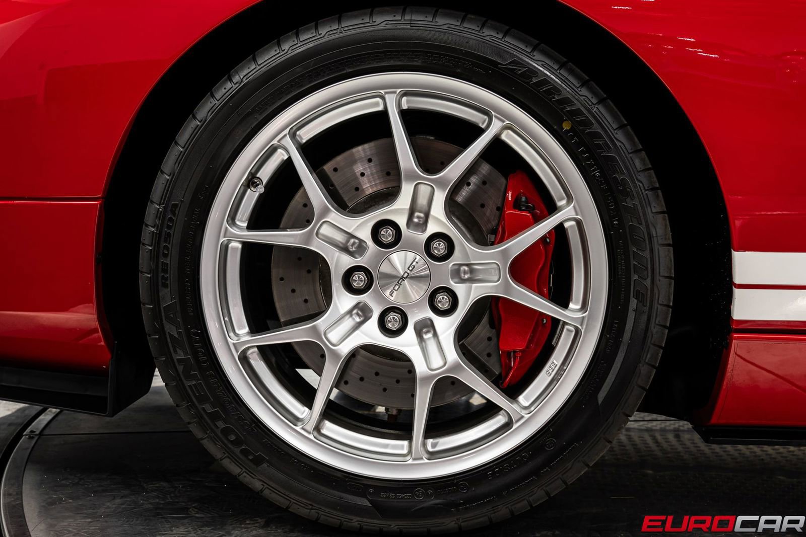 Used 2005 Ford GT RWD image 23