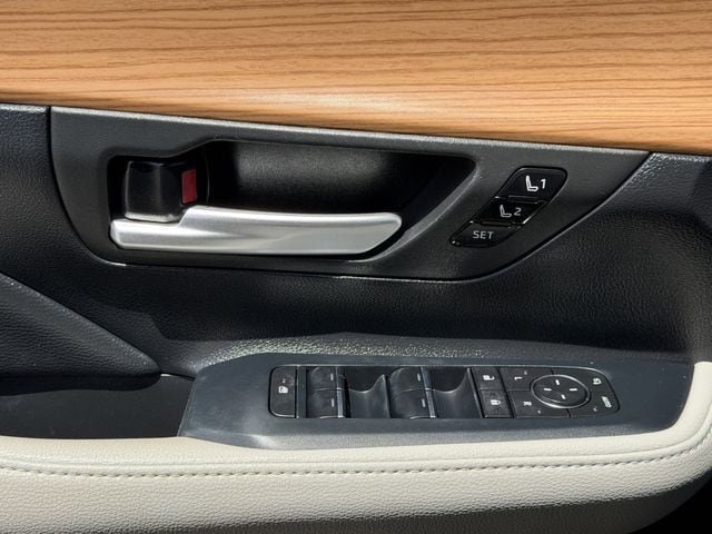 Used 2024 Toyota Grand Highlander AWD image 25
