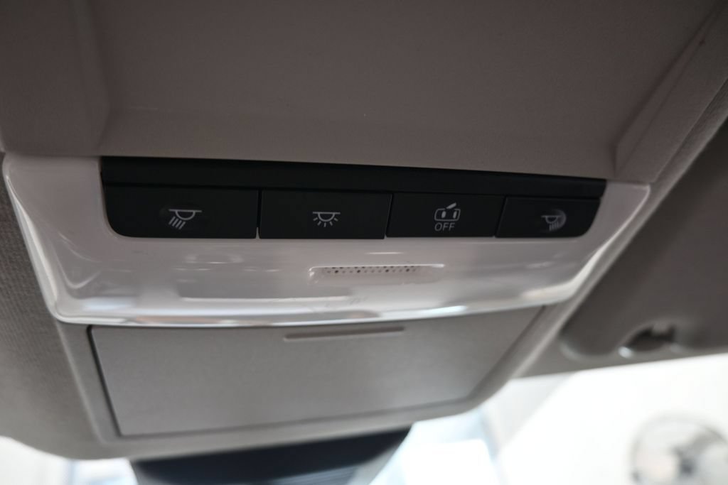 Used 2020 Nissan Sentra SR w/ Electronics Package FWD image 29