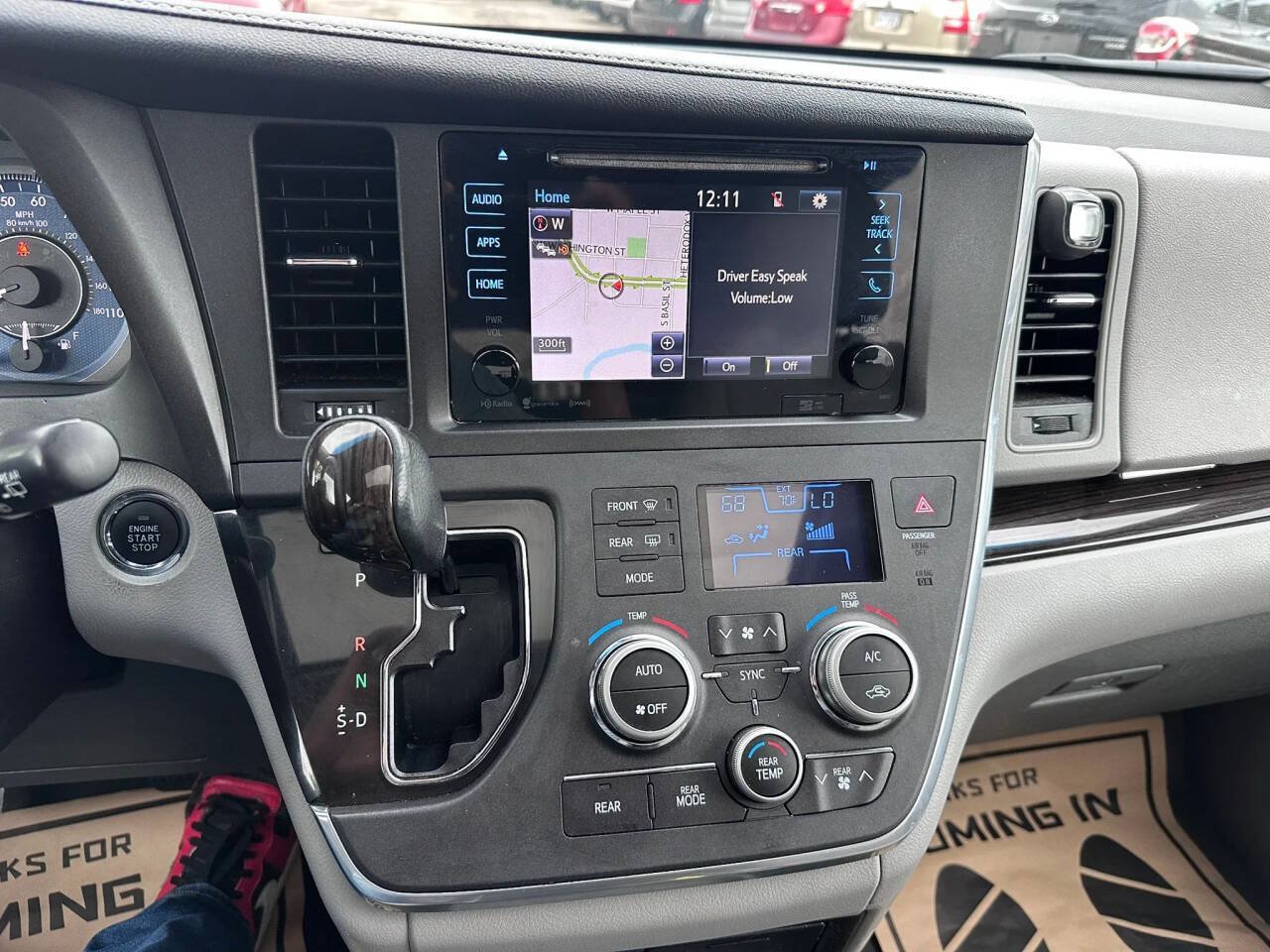 Used 2017 Toyota Sienna XLE w/ XLE Navigation Package AWD/4WD image 17