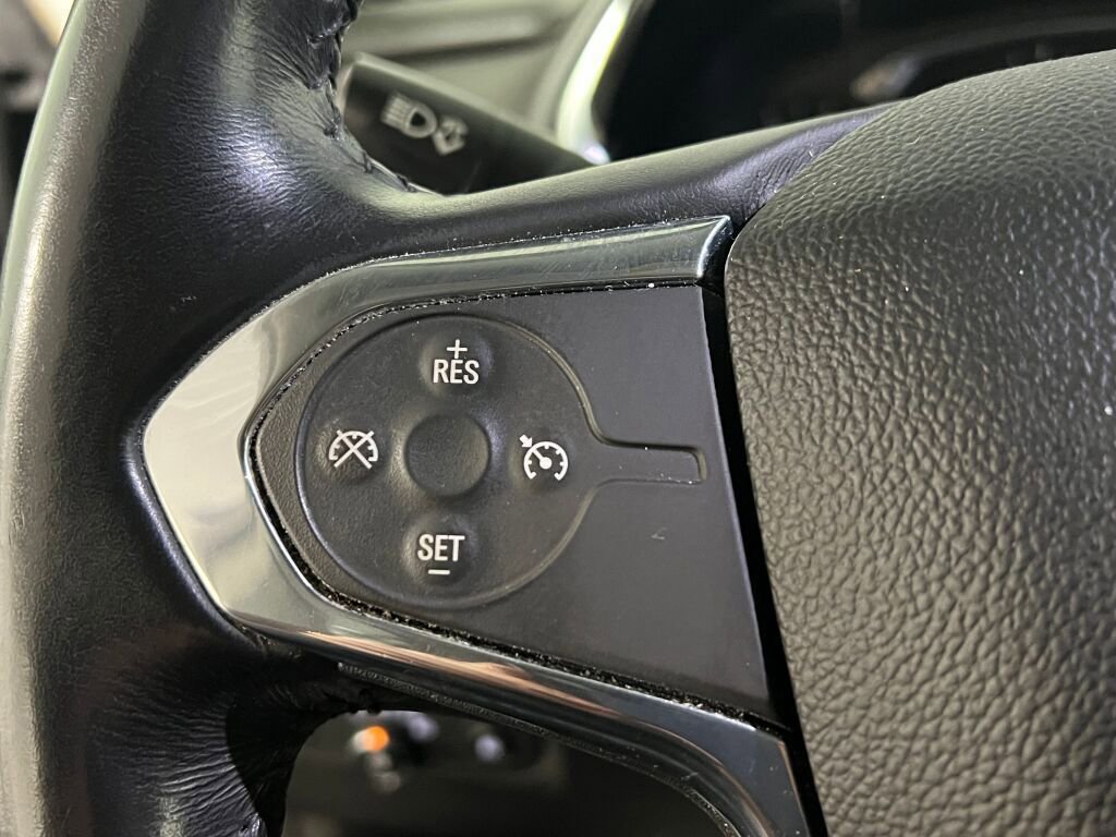 Used 2020 Chevrolet Traverse LT image 12