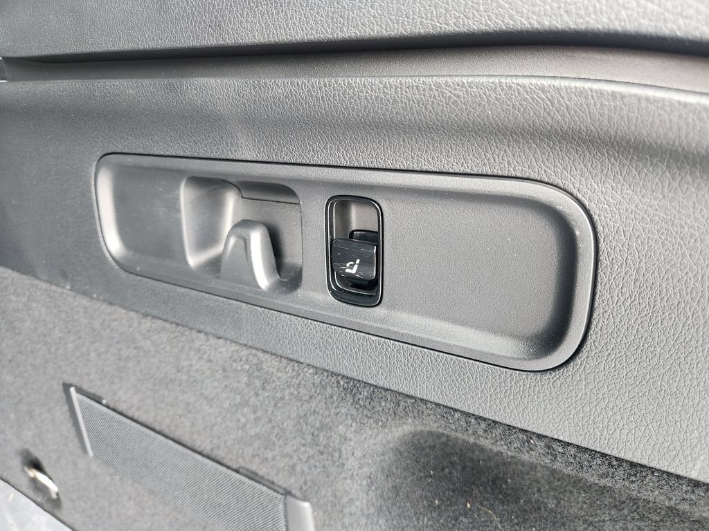Certified 2025 Mercedes-Benz GLC 300 4MATIC image 16