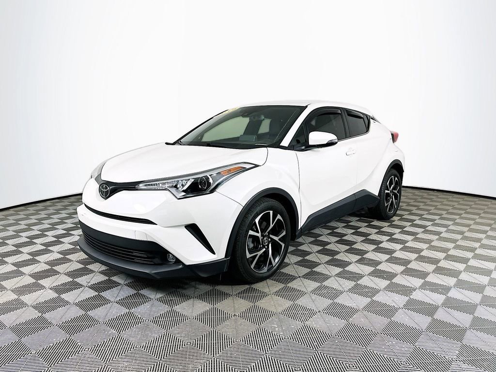 Used 2019 Toyota C-HR Limited image 5