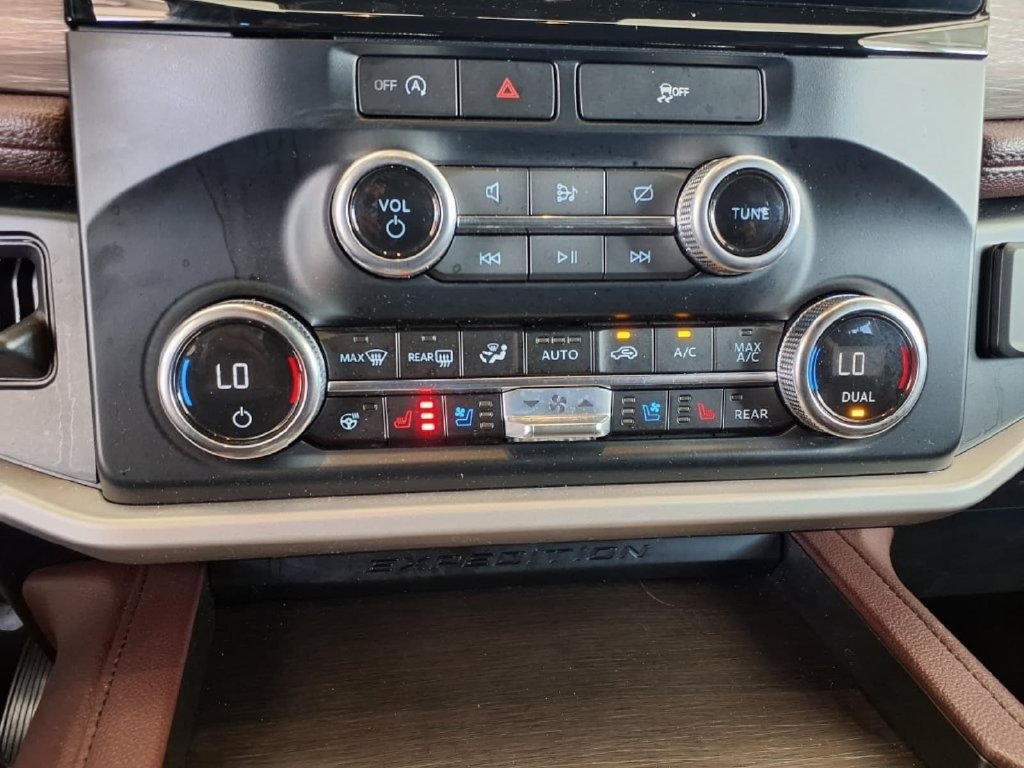 Used 2024 Ford Expedition Max Limited RWD image 31