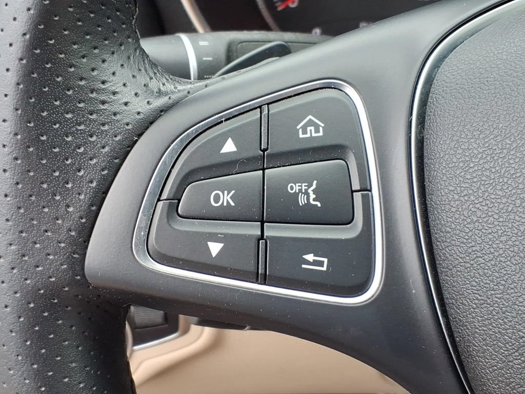 Used 2018 Mercedes-Benz C 300 4MATIC Sedan image 23