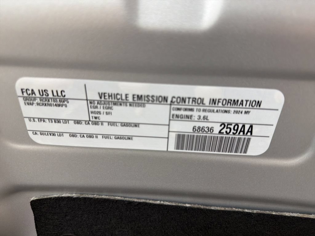 Used 2024 Chrysler Pacifica Touring-L FWD image 41