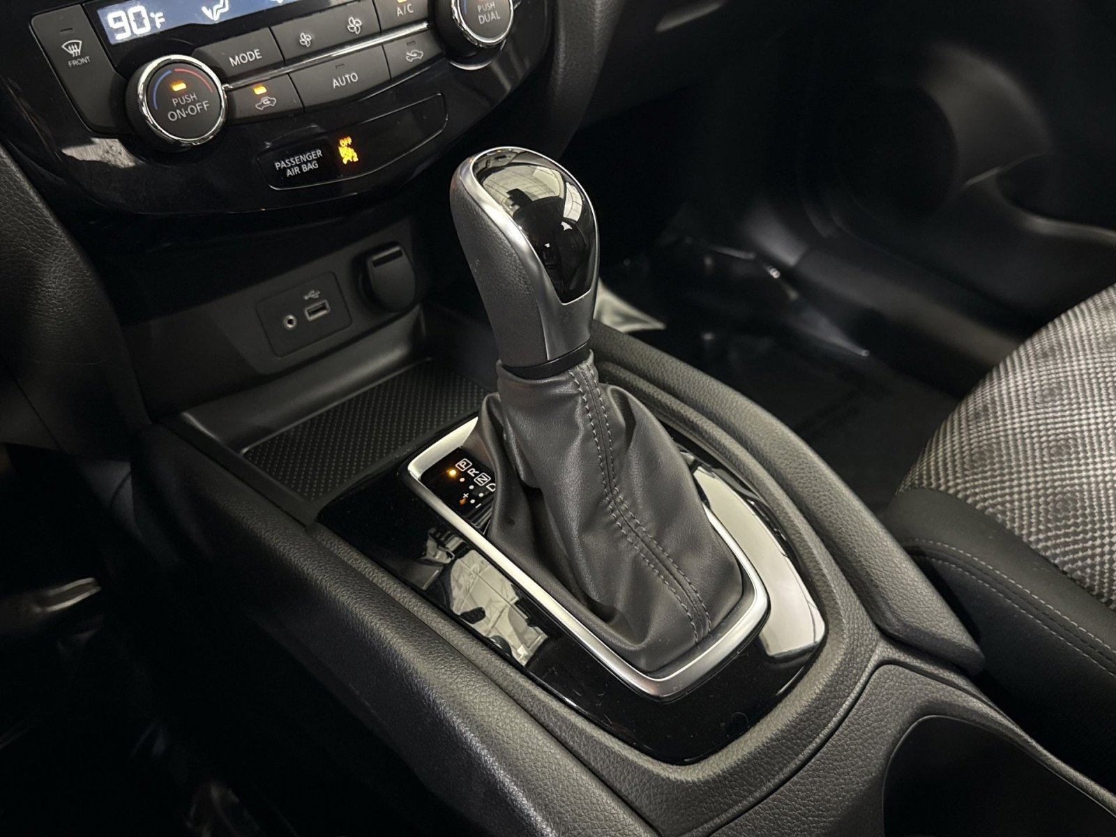 Used 2022 Nissan Rogue Sport SV image 30