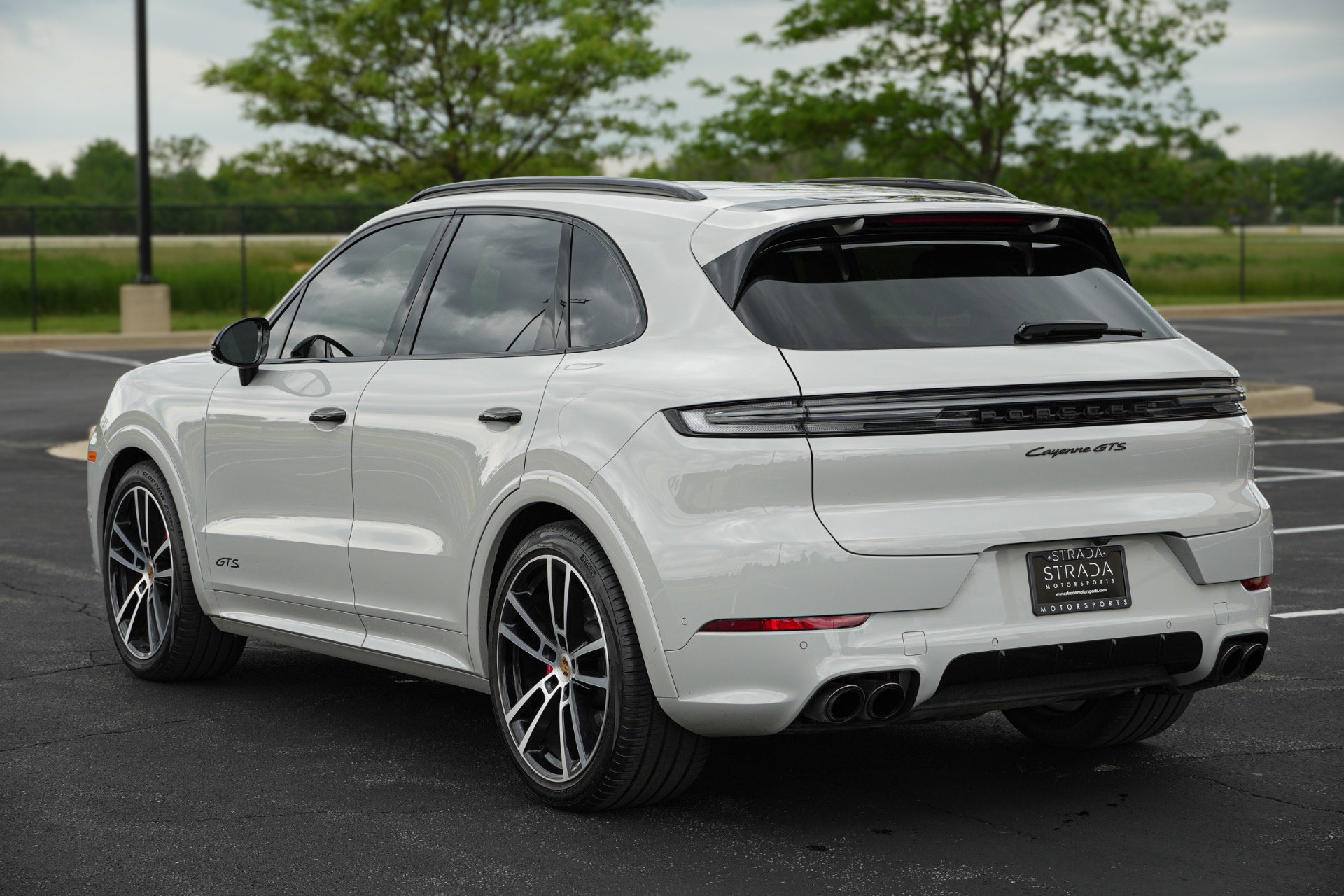 Used 2025 Porsche Cayenne GTS AWD/4WD image 7