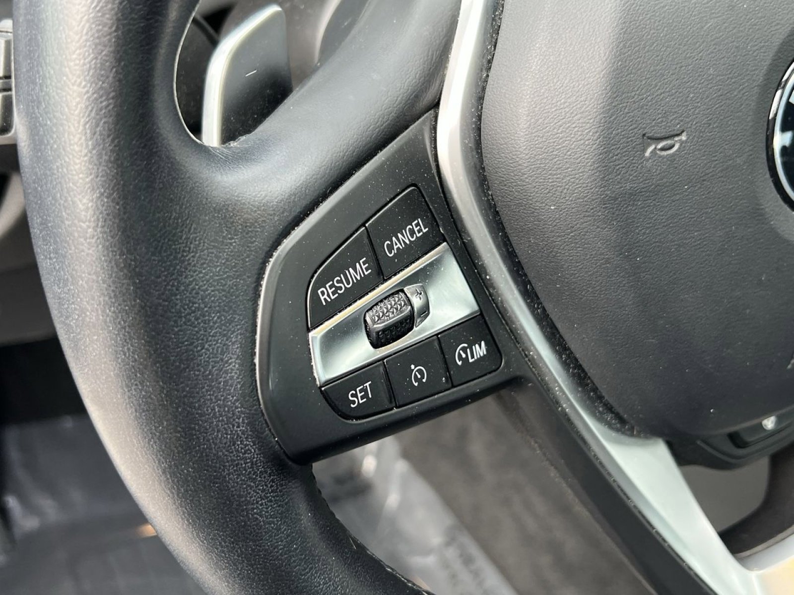 Used 2021 BMW 330e xDrive w/ Convenience Package image 34