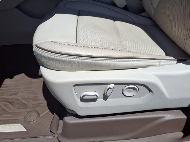 Used 2023 GMC Yukon XL Denali AWD/4WD image 17