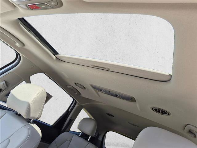 Used 2023 Kia Telluride EX w/ EX Captain's Chair Package FWD image 16
