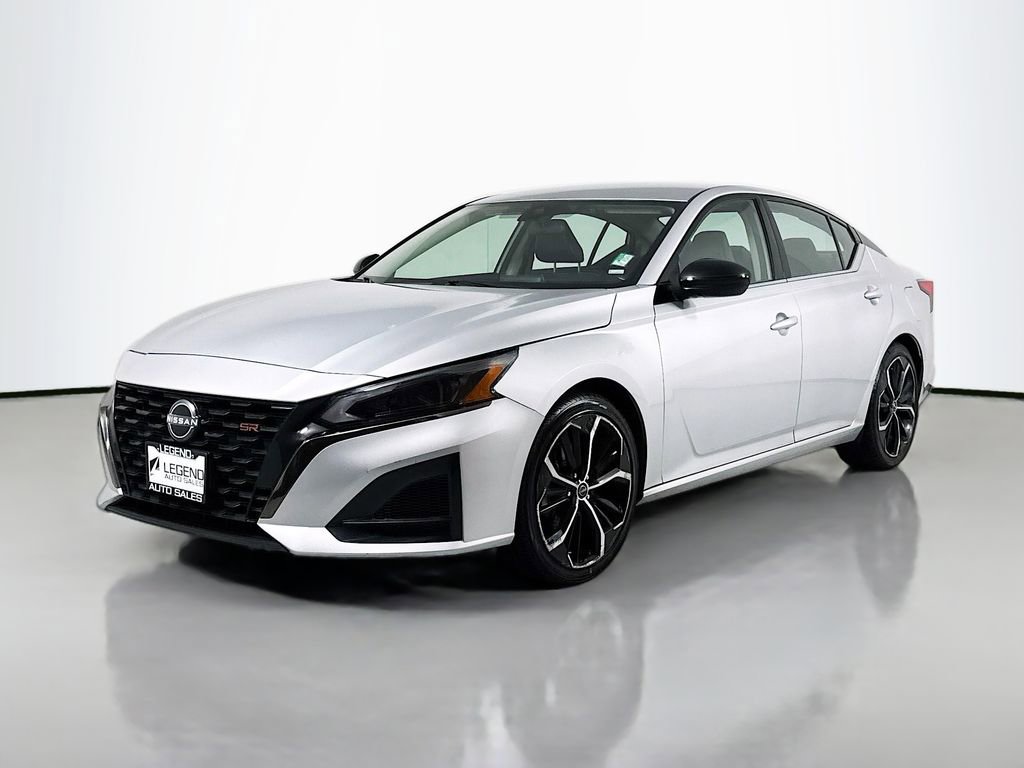 Used 2023 Nissan Altima 2.5 SR FWD image 1