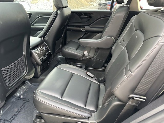 Used 2023 Lincoln Aviator AWD w/ Premium Package image 28