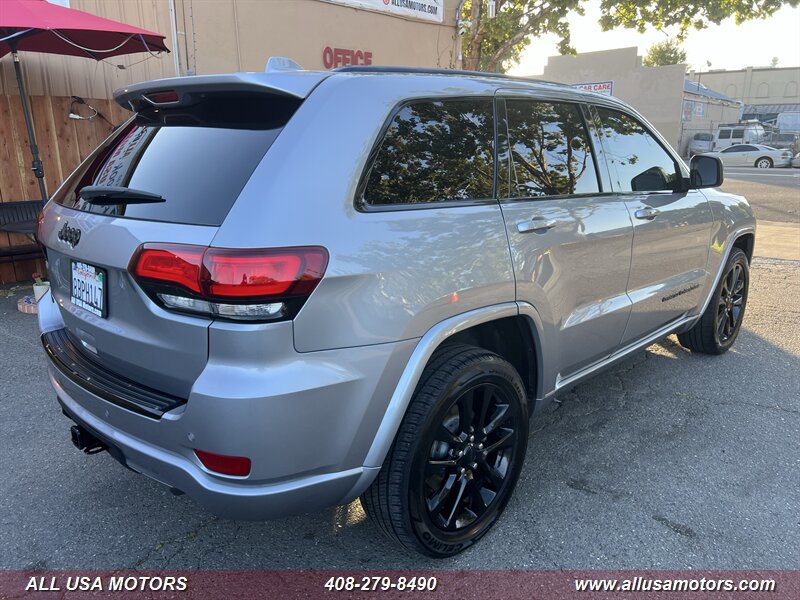 Used 2018 Jeep Grand Cherokee Altitude AWD/4WD image 9