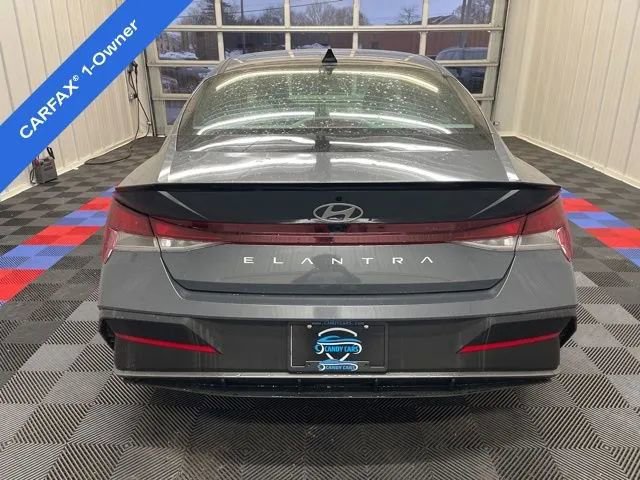 Used 2026 Hyundai Elantra Sport image 4