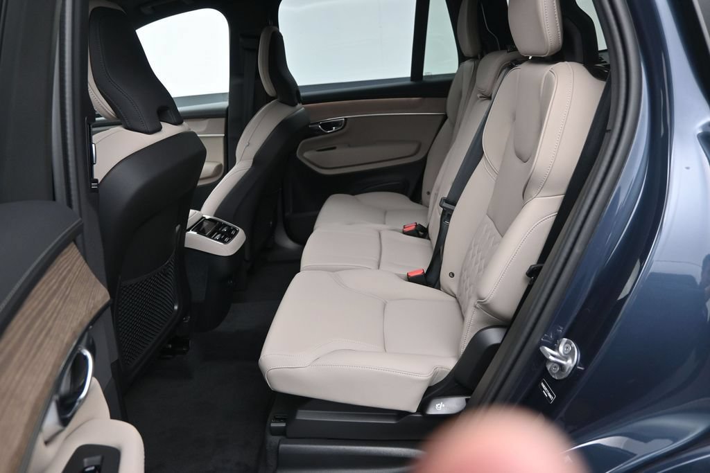 New 2026 Volvo XC90 B6 Plus w/ Protection Package Premier AWD/4WD image 13