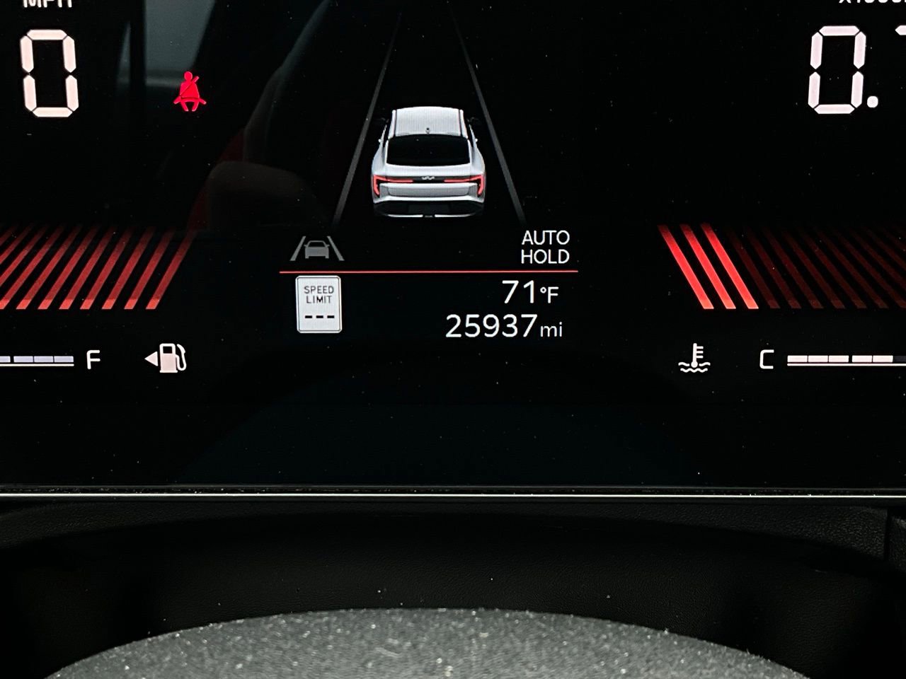 Used 2025 Kia K4 LXS image 38