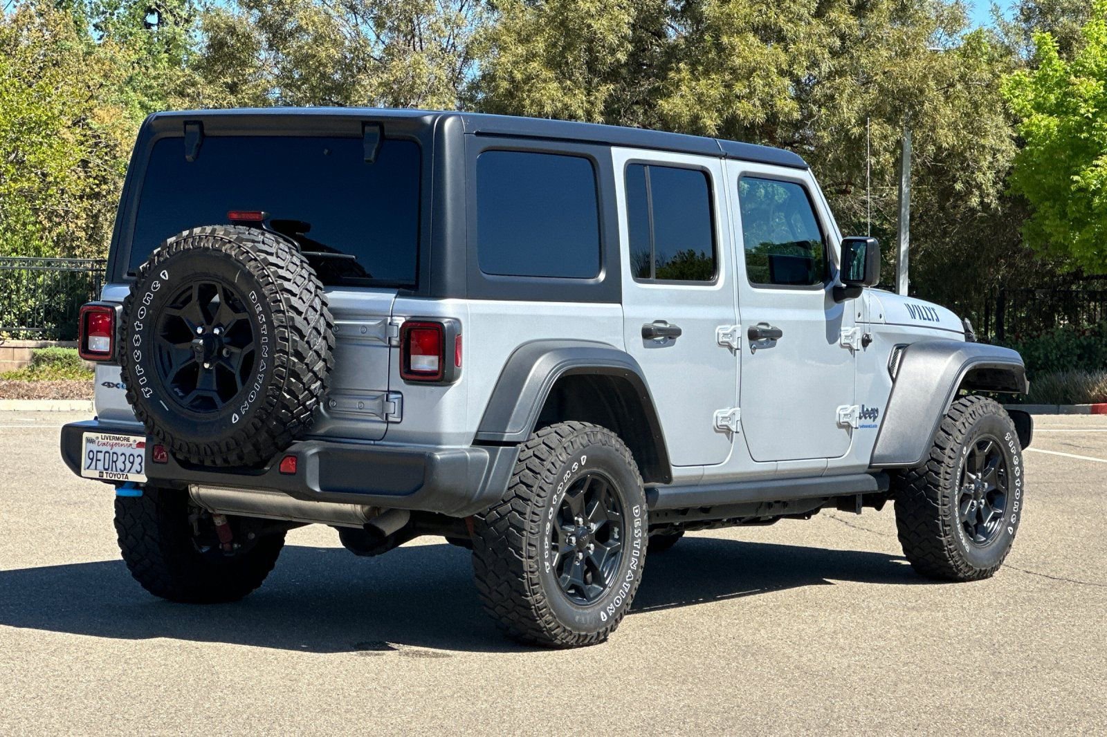 Used 2023 Jeep Wrangler Unlimited w/ Cold Weather Group image 4