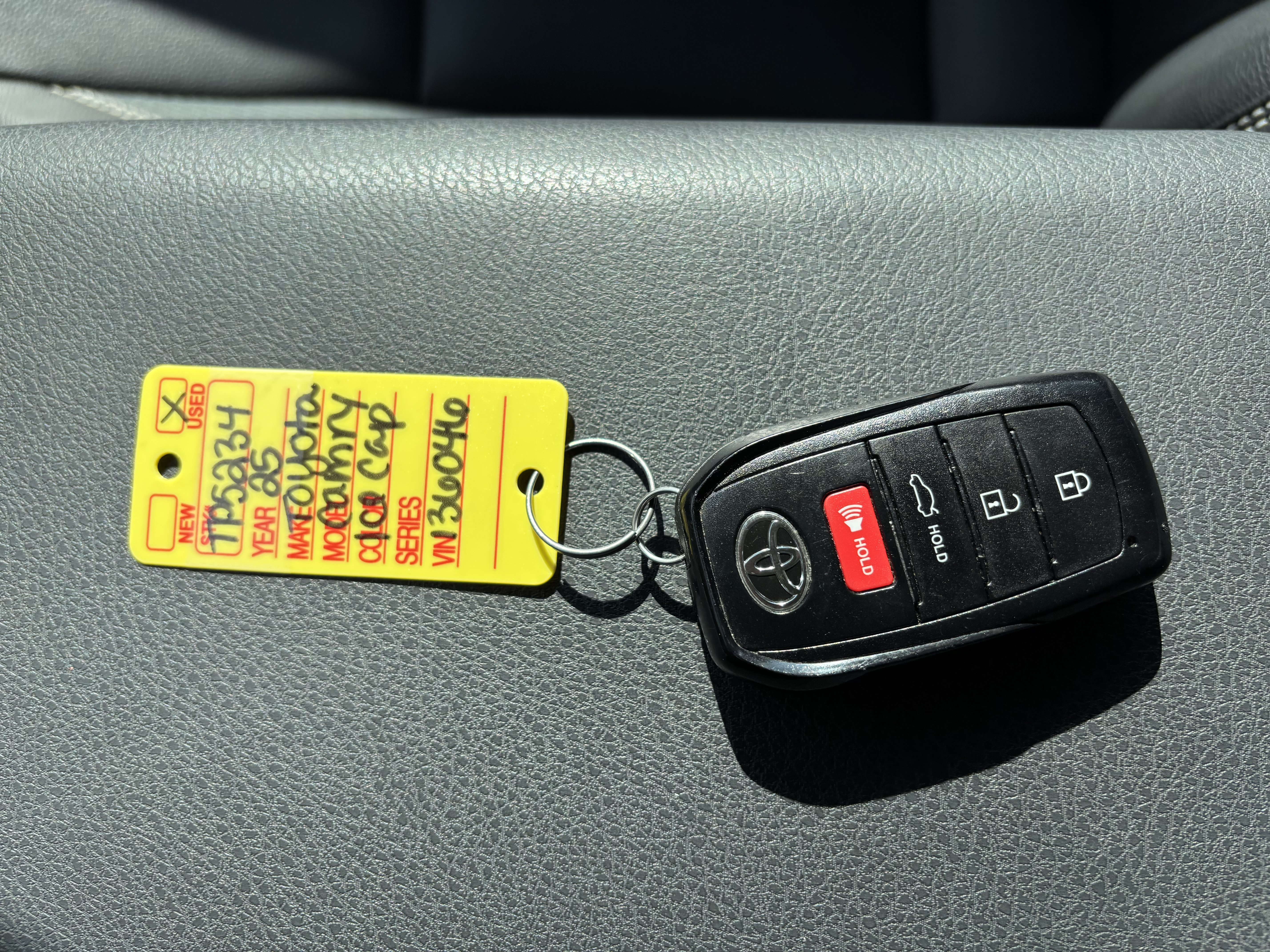 Used 2025 Toyota Camry SE FWD image 28
