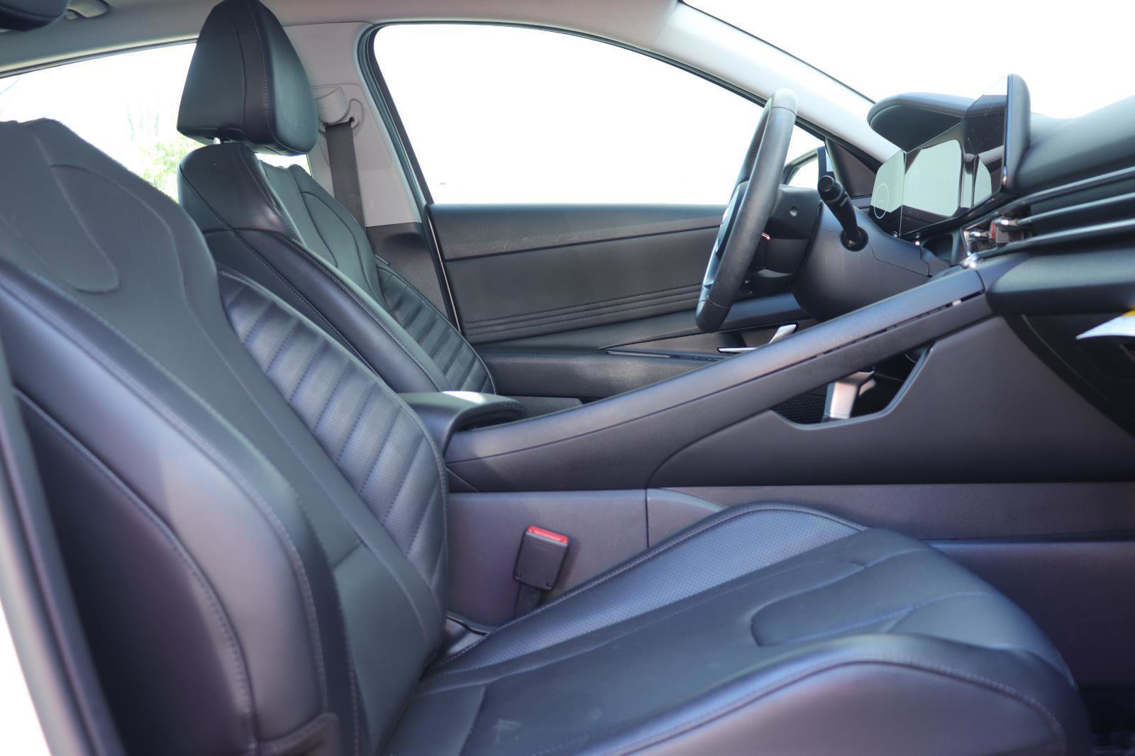 Used 2023 Hyundai Elantra Limited w/ Cargo Package image 16