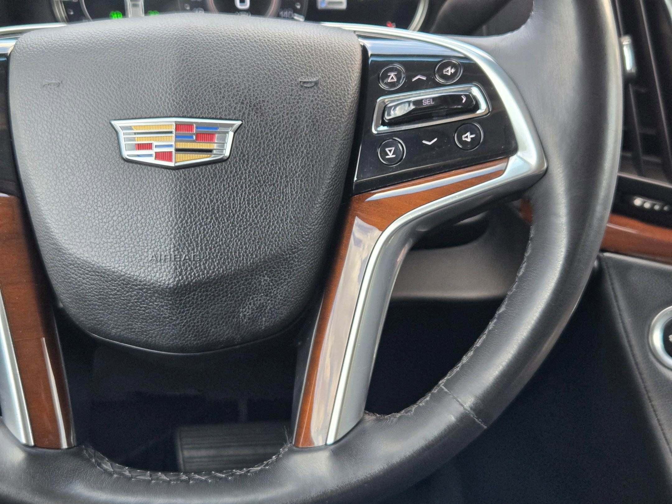 Used 2018 Cadillac Escalade Luxury image 21