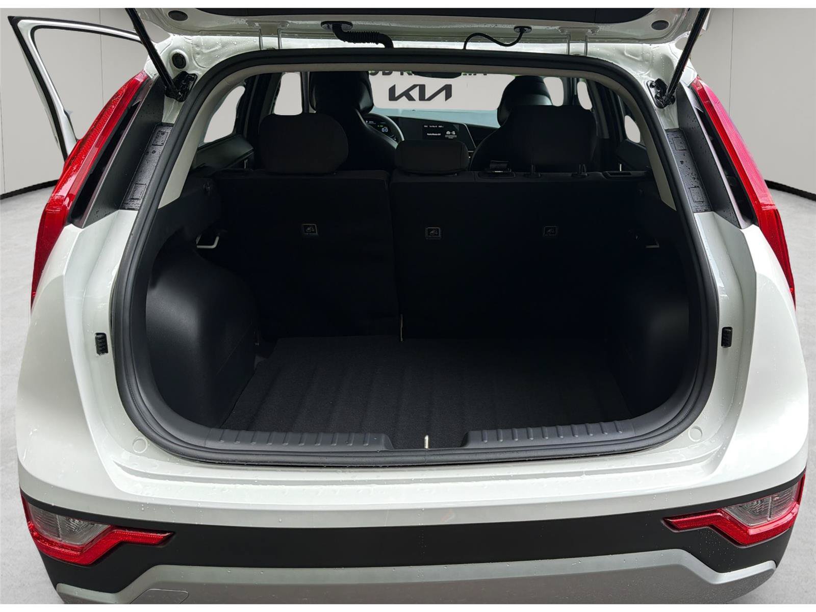 New 2026 Kia Niro LX FWD image 12