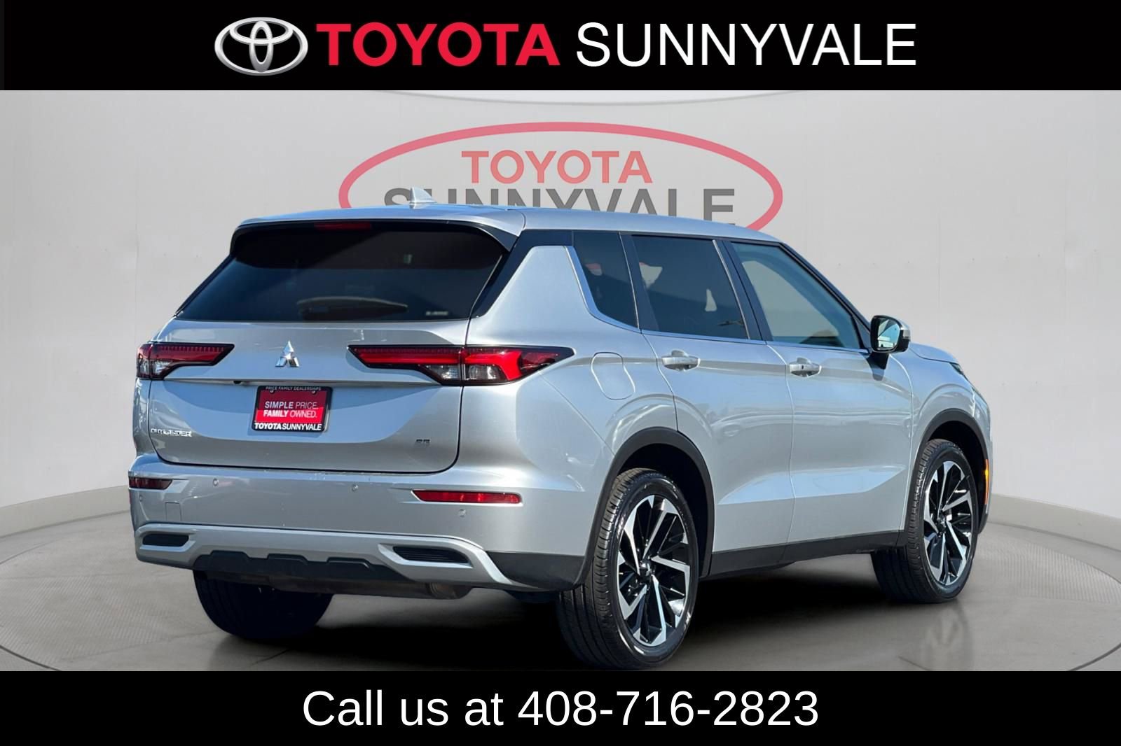 Used 2024 Mitsubishi Outlander SE image 3
