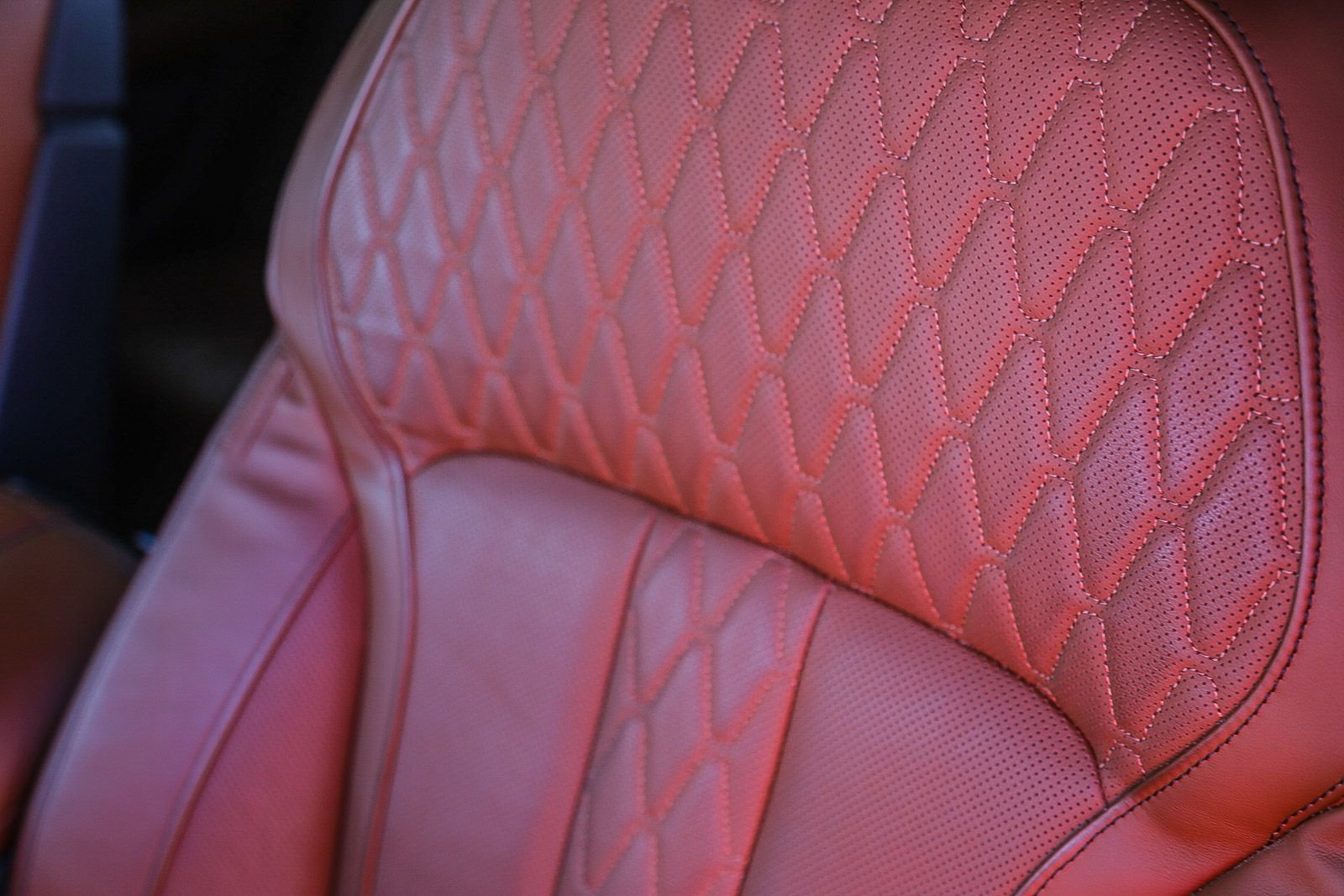 Used 2023 BMW X6 M50i w/ Executive Package image 27