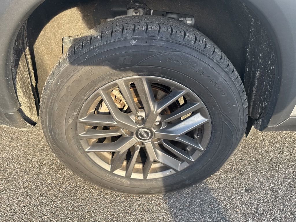 Used 2024 Nissan Rogue S image 5