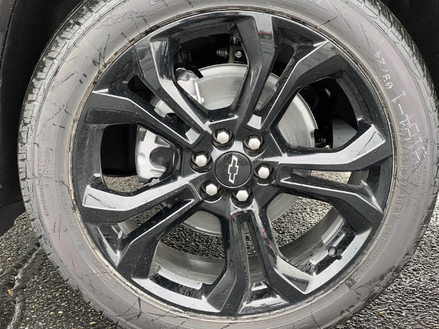 New 2027 Chevrolet Traverse RS w/ LPO, Floor Liner Package AWD/4WD image 9