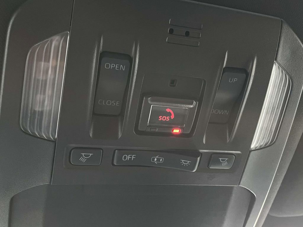 Used 2021 Toyota Highlander XSE image 23