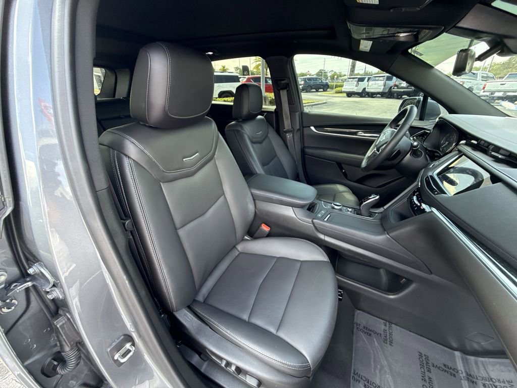 Used 2022 Cadillac XT5 Premium Luxury w/ Technology Package image 16