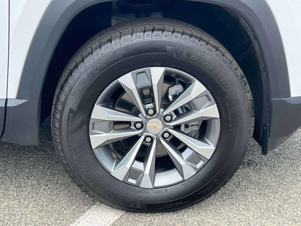 Used 2026 Chevrolet Equinox LT w/ Convenience Package II AWD/4WD image 8
