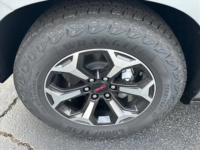 New 2026 GMC Yukon AT4 Ultimate AWD/4WD image 18