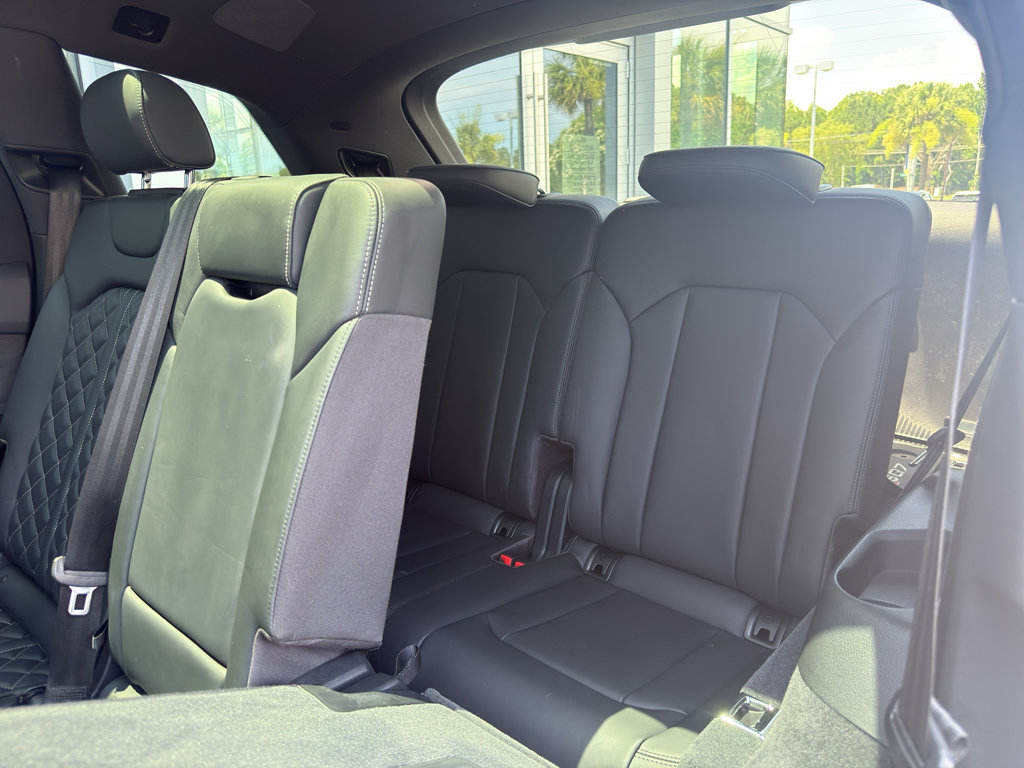 Used 2021 Audi SQ7 Premium Plus w/ Driver Assistance Package AWD/4WD image 13