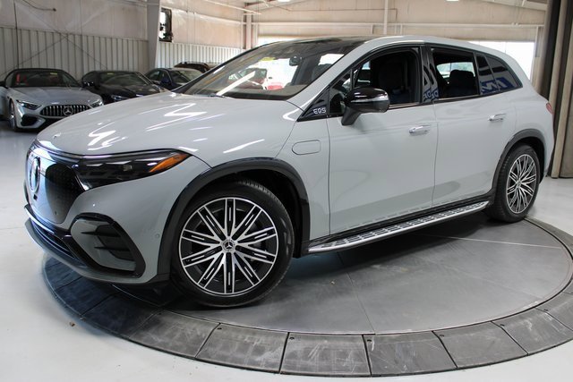 Used 2024 Mercedes-Benz EQS 450+ 4MATIC SUV w/ AMG Line Exterior Package image 4