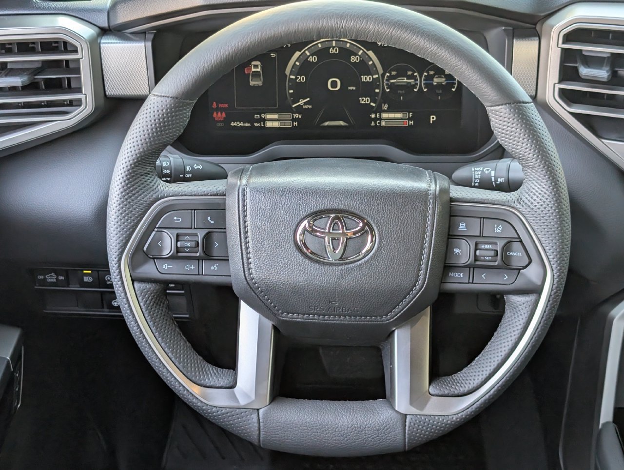 Used 2026 Toyota Tundra Limited AWD/4WD image 11