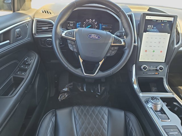 Used 2024 Ford Edge Titanium image 13