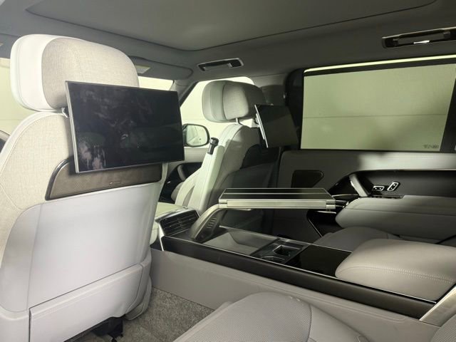 Used 2023 Land Rover Range Rover SV image 25