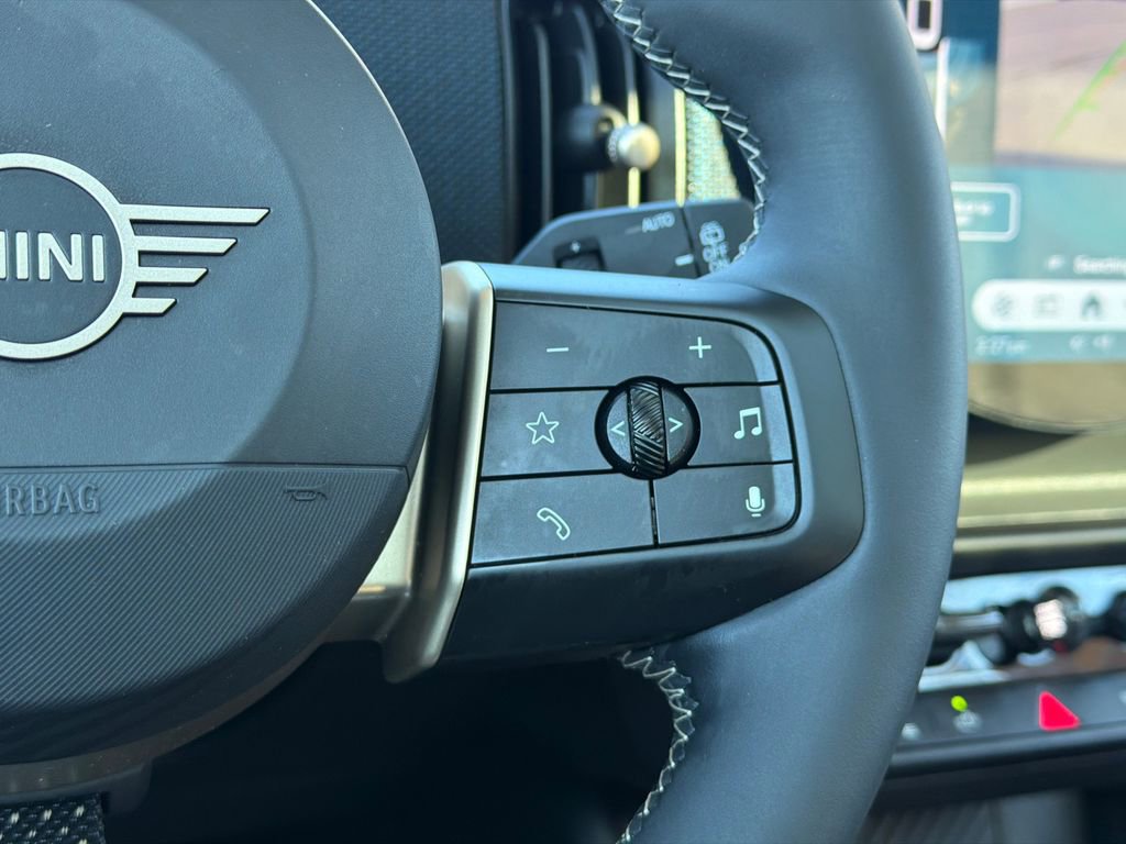 Used 2025 MINI Cooper 2-Door Hardtop image 18