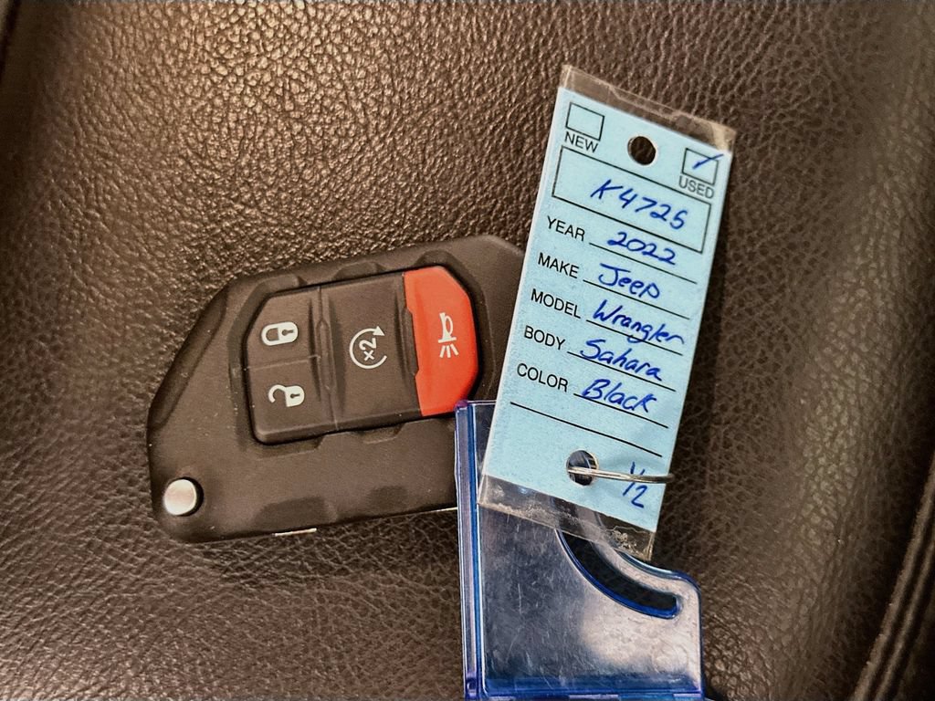 Used 2022 Jeep Wrangler Unlimited Sahara AWD/4WD image 37