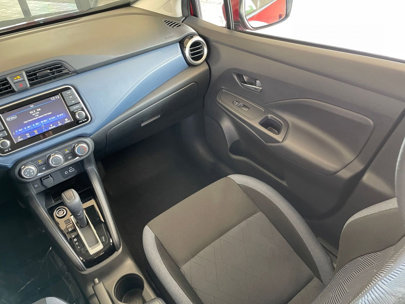 Used 2025 Nissan Versa SV image 33