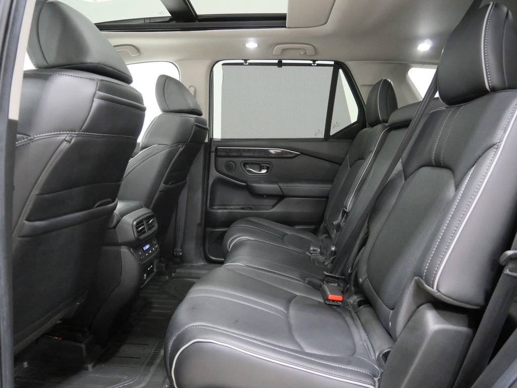 Used 2025 Honda Pilot Elite image 25