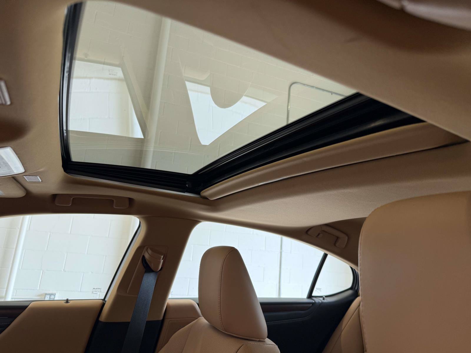 Certified 2024 Lexus ES 350 w/ Premium Package FWD image 22